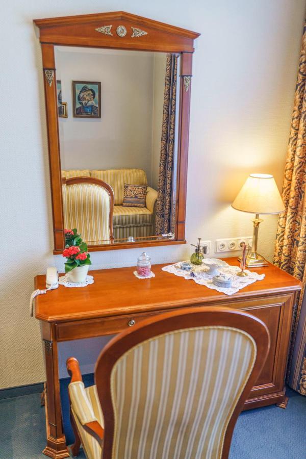 Hotel Tante Alma's Lasthaus Am Ring Köln